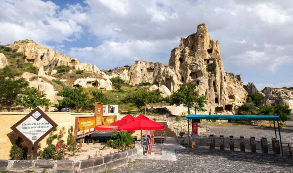 Entrance and rocky caves of the Nevşehir Göreme Archaeological Site Cappadocia, Turkey)